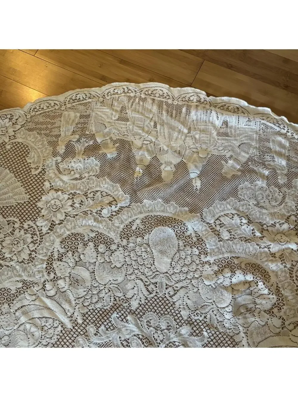 Vintage Figural Lace Tablecloth Round 68” Scenic Banquet Birds